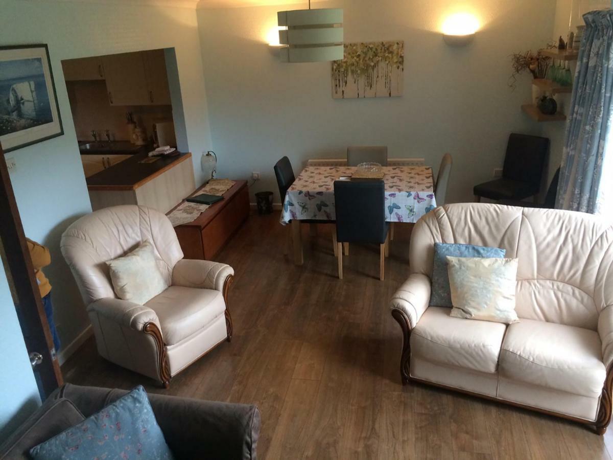 Gables Court Holiday Apartments 스와니지 외부 사진