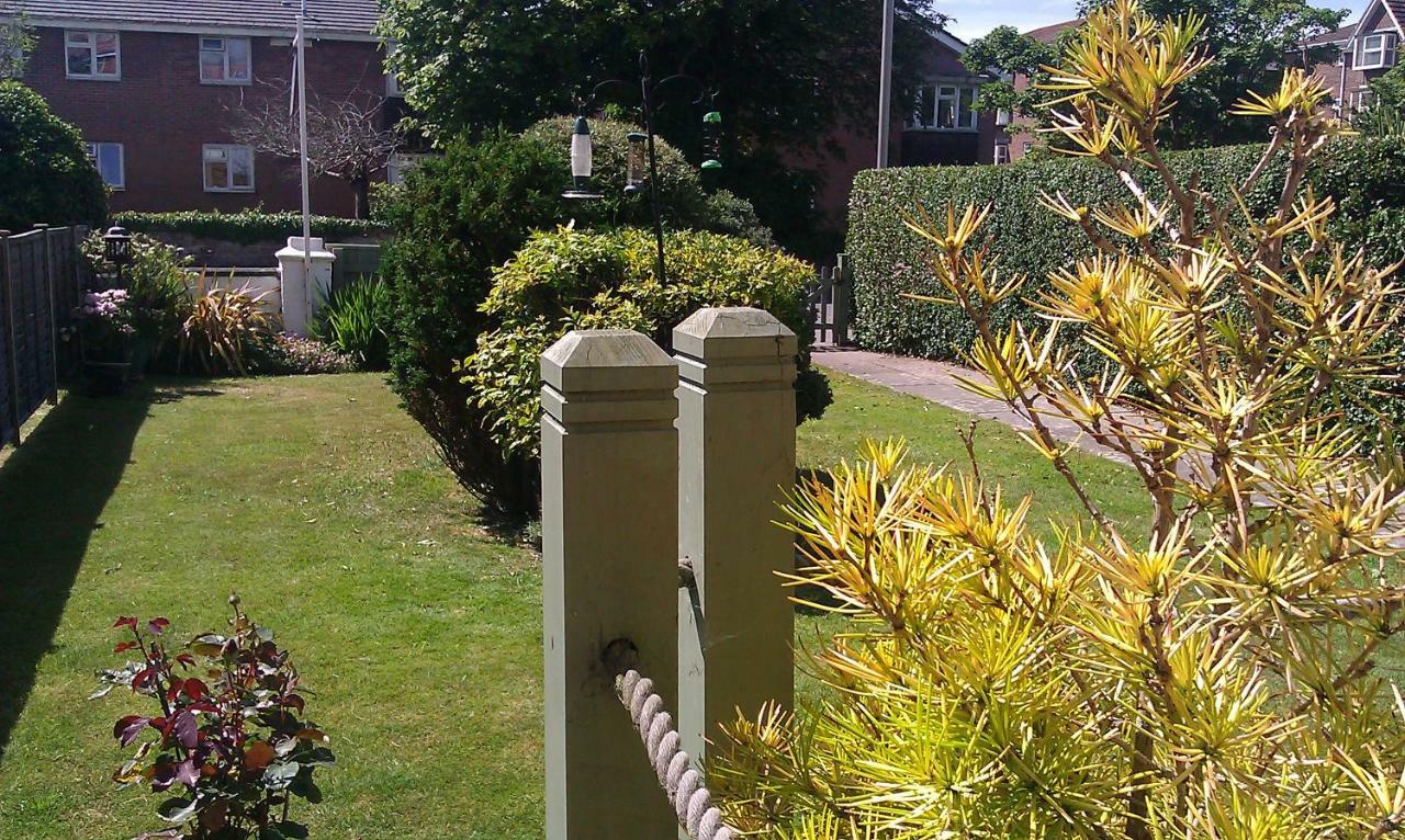 Gables Court Holiday Apartments 스와니지 외부 사진