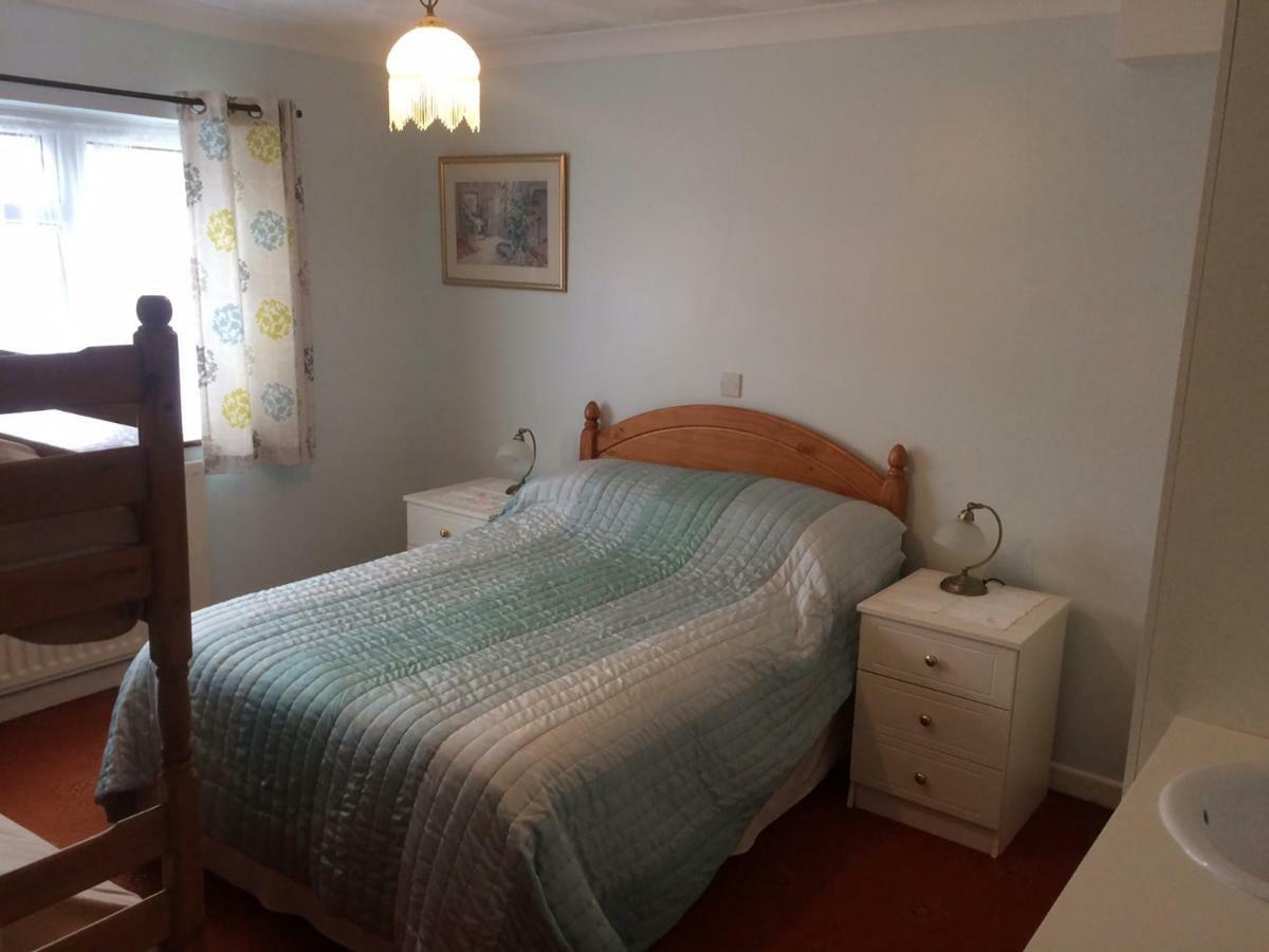 Gables Court Holiday Apartments 스와니지 외부 사진